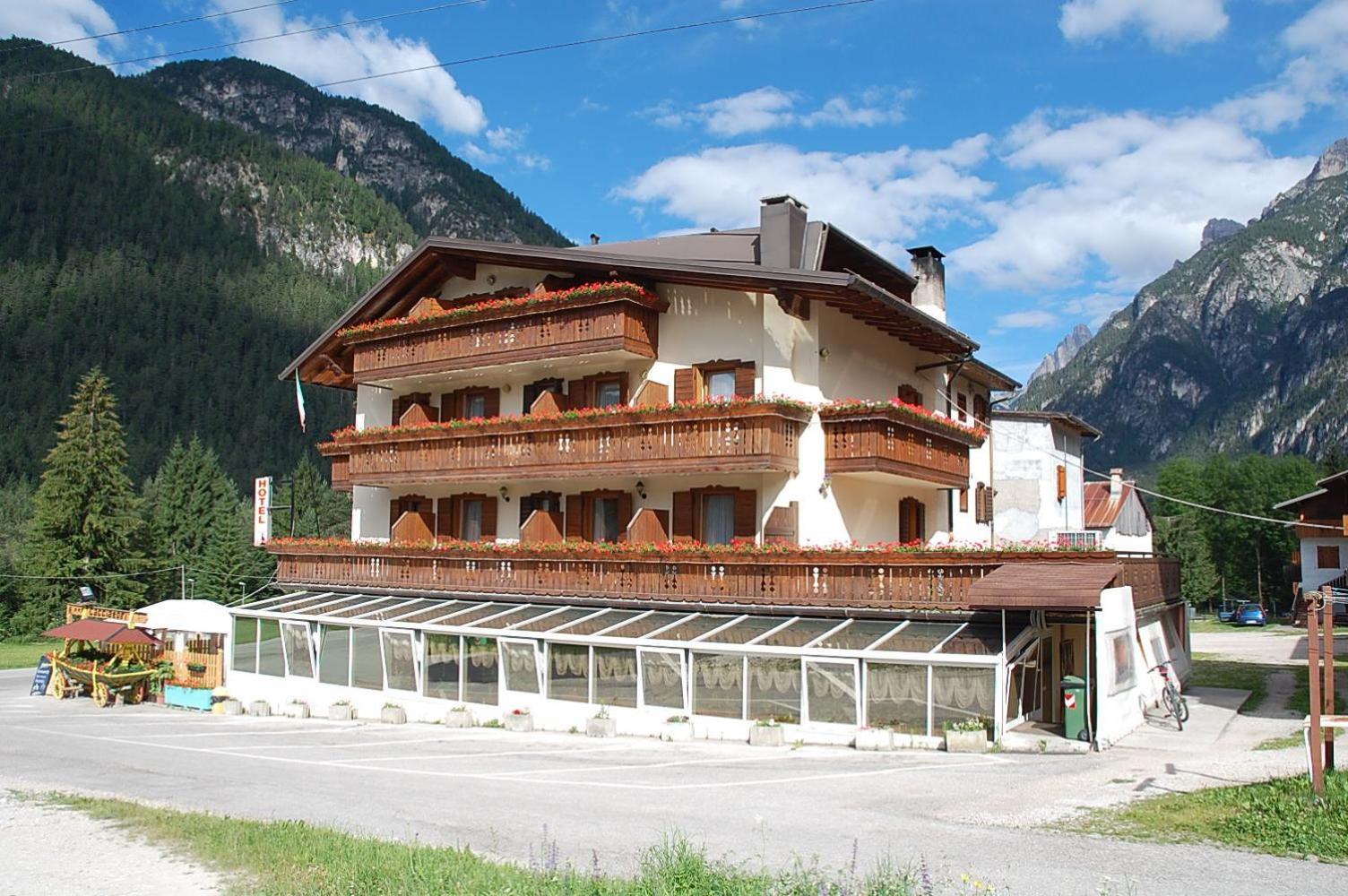 Albergo Ristorante Cacciatori Auronzo di Cadore Exteriér fotografie